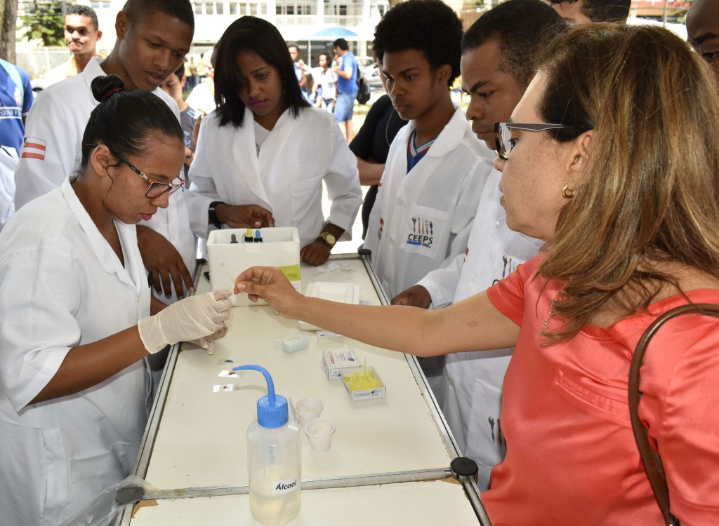 Feira de serviços de educação a comunidade (50)